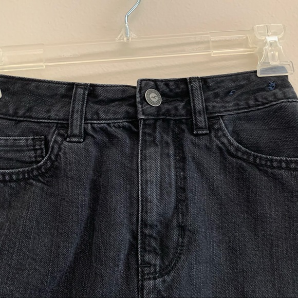Hollister Black Denim Skirt - Picture 2 of 5